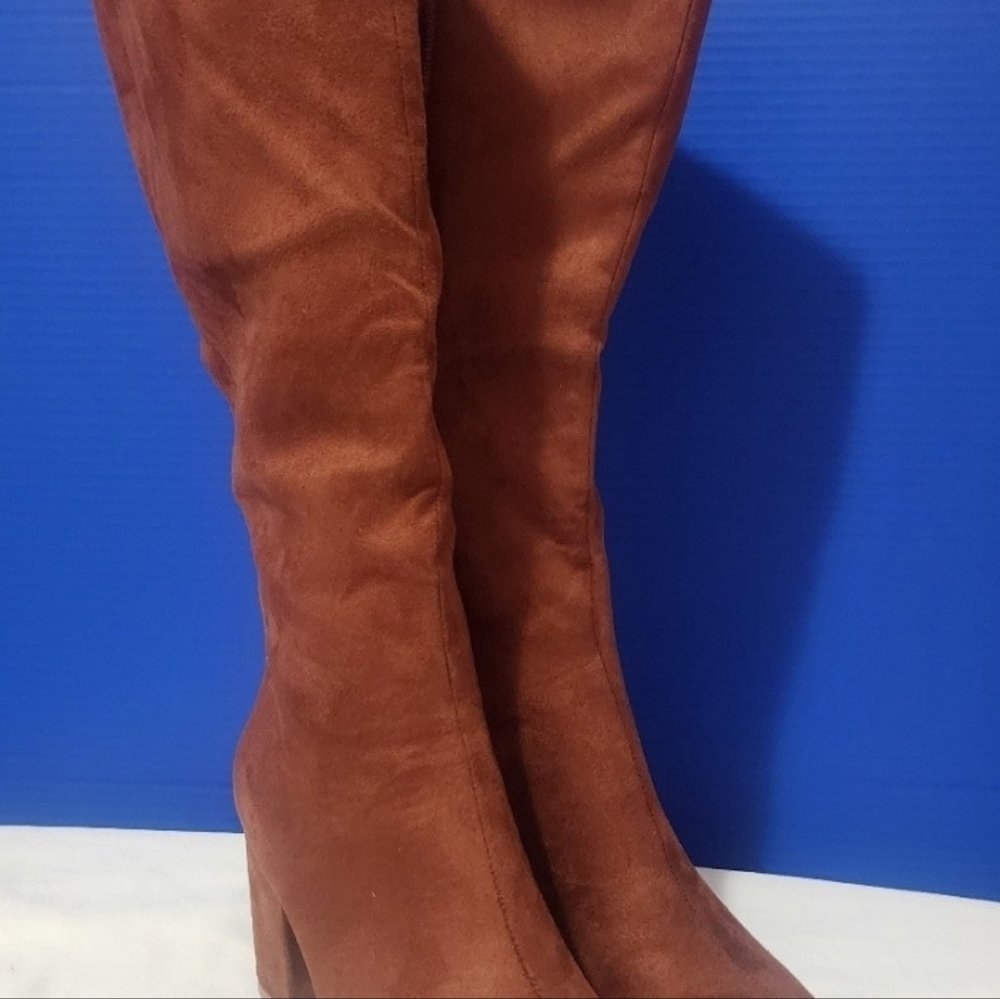 Tan Boots size 7.5 NEW without original box